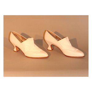 Stuart by Stuart Weitzman Off White Pumps